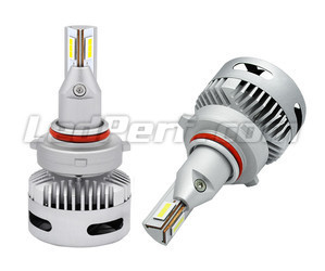 Verschiedene Ansichten der HB4-LED-Lampen für Lentikular-Scheinwerfer