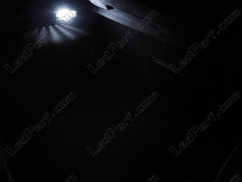 18-SMD LED Gepäckraumbeleuchtung Courtesy Lamp for Alfa Romeo Giulietta  MiTO Giulia 4C Stelvio LED Auto Innenraum Kofferraum Licht Montage  fehlerfrei : : Auto & Motorrad