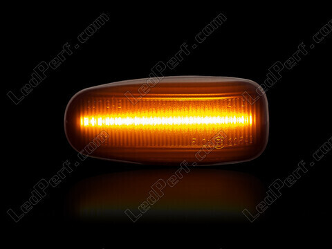 Maximale Beleuchtung der dynamischen LED-Seitenblinker für Mercedes CLK (W208)